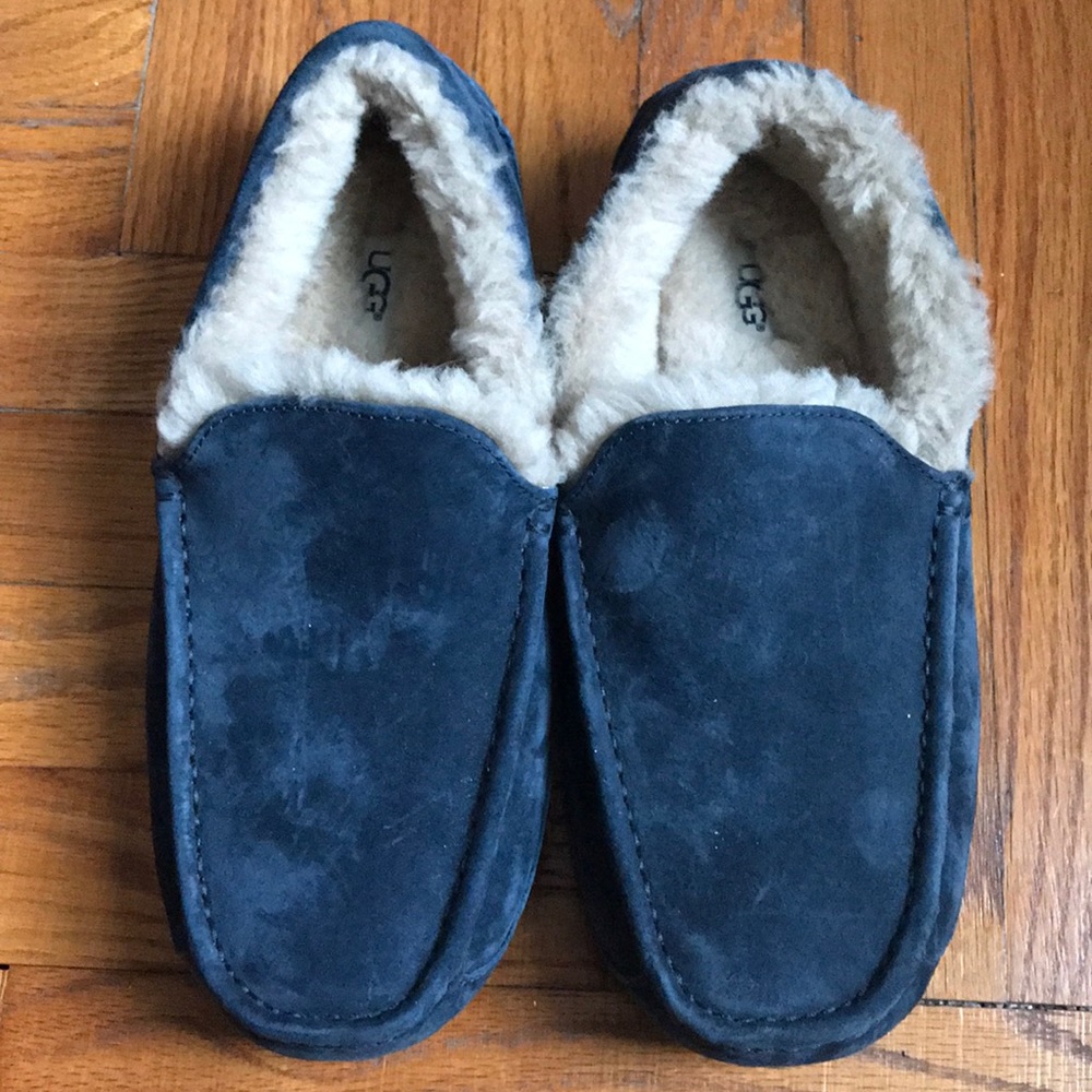 Men’s UGG slippers